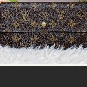 Authentic Louis Vuitton International Long Wallet